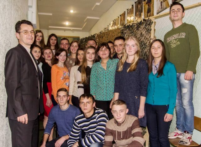 Навіть під час зимових канікул на історичному факультеті Тернопільського національного педагогічного університету продовжує діяти волонтерський центр.
